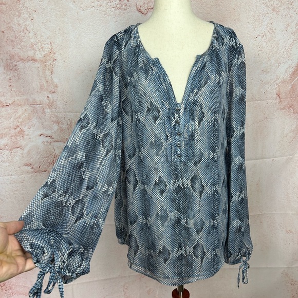 WHBM snake print ruffled statement top size 12 boho chic v-neck animal blouse - Picture 1 of 5